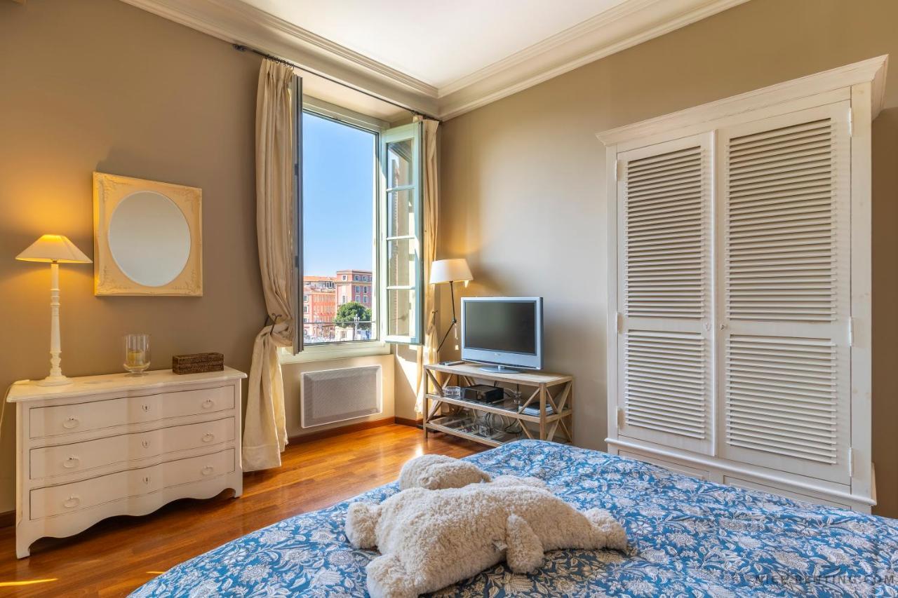 Renting - 13 Massena - Live A Dream Luxury Loft - Place Massena Nizza